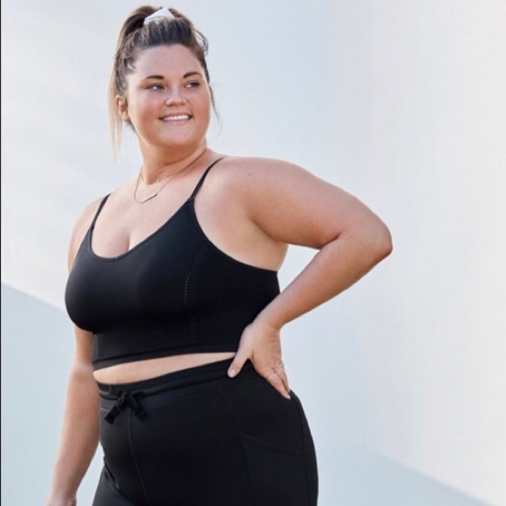 Fabletics Delta Seamless Midi Bra NWT